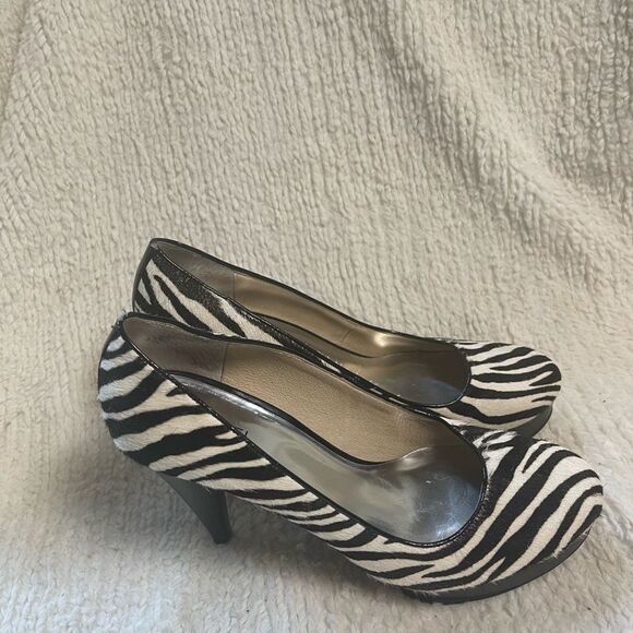 Michael Michael Kors Calf hair Zebra Print platform slip on Heels SZ9.5M - Picture 1 of 10